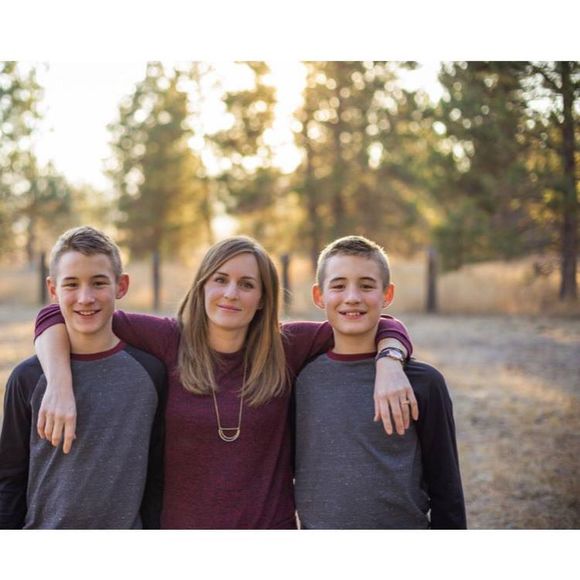 Meet your Posher, Laura - Picture 1 of 1